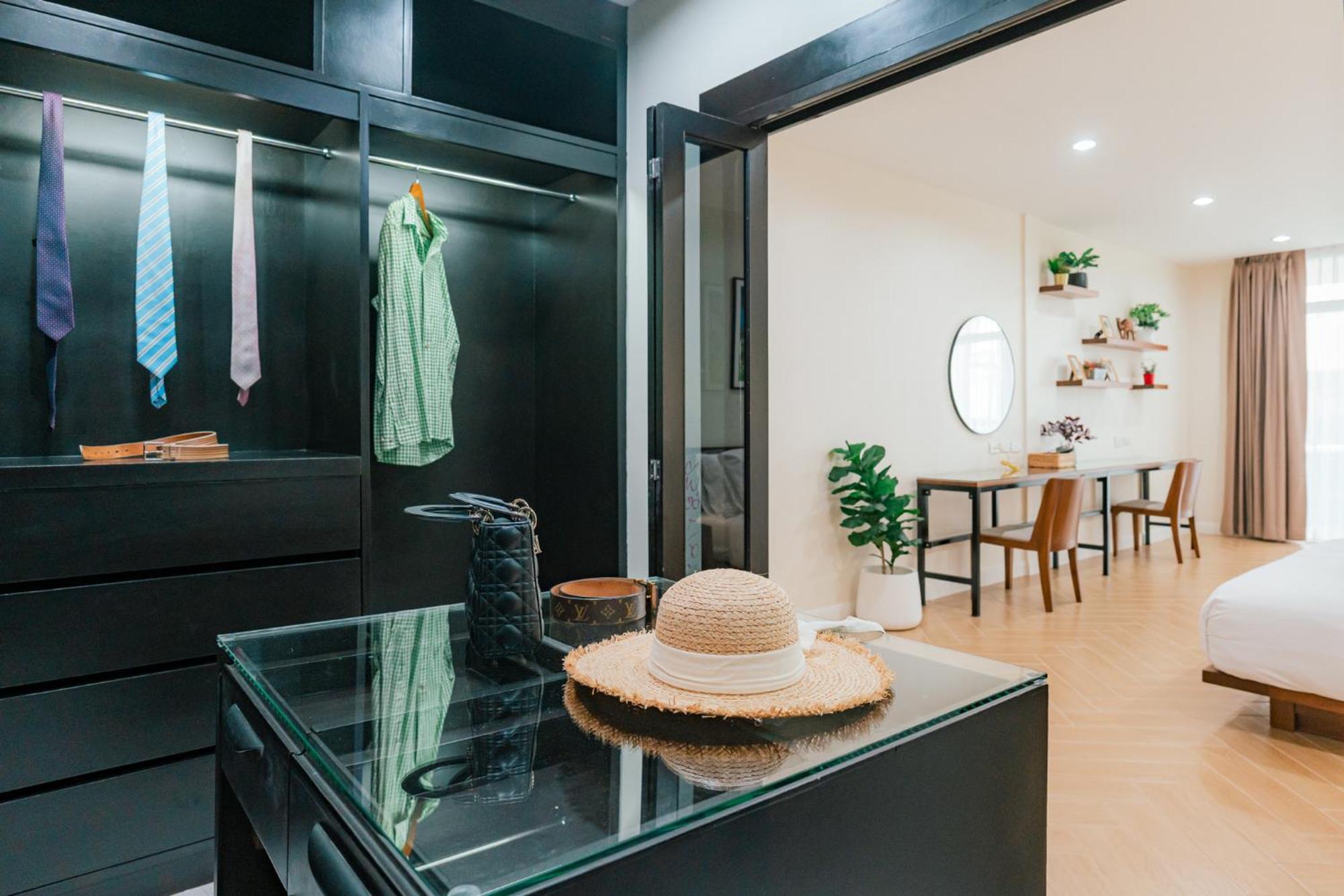 Villa Modern - 6beds, Center, Phrom Phong Bts, Em District, Terminal 21 Bangkok