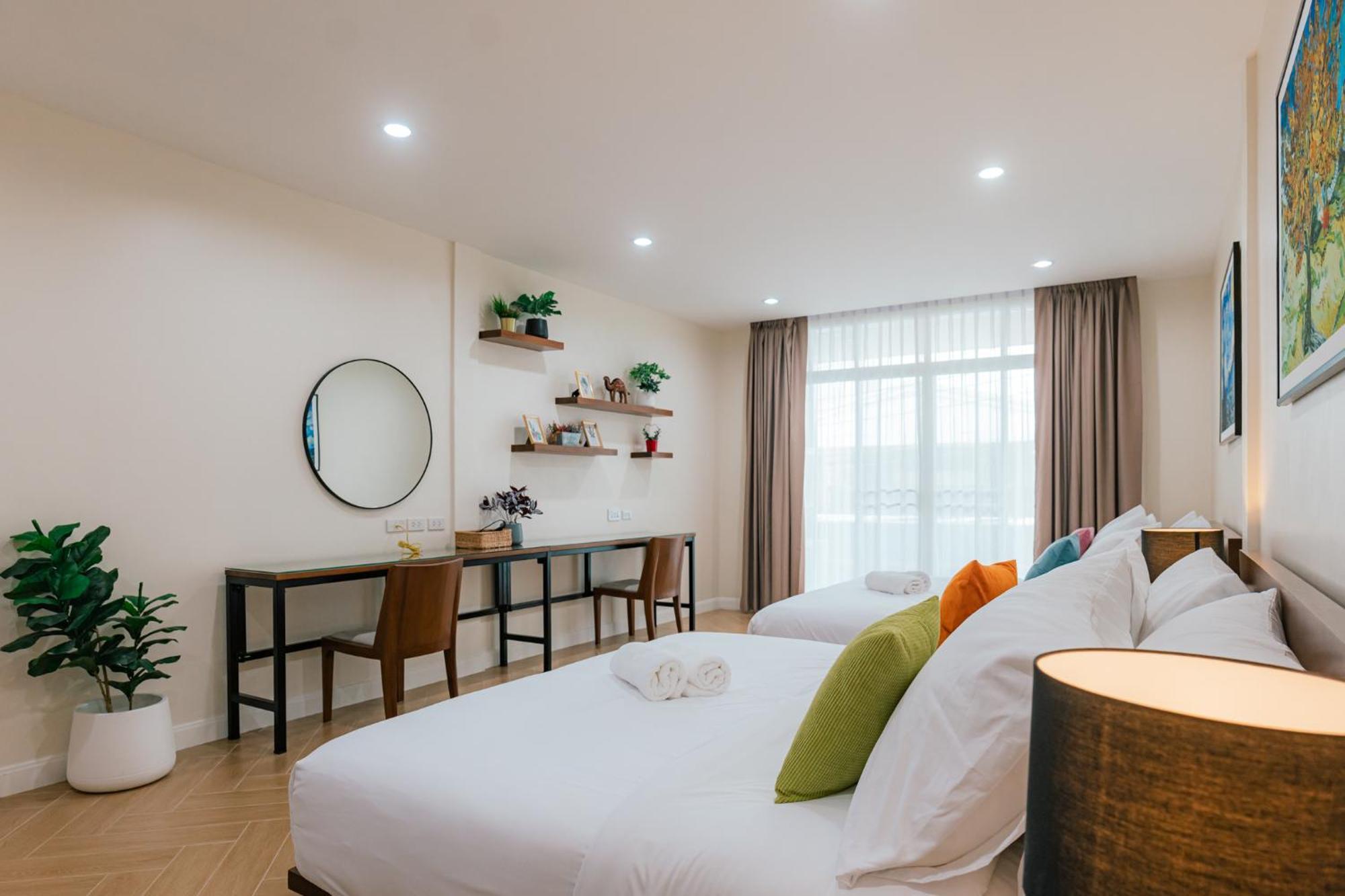 Modern - 6beds, Center, Phrom Phong Bts, Em District, Terminal 21 Villa
